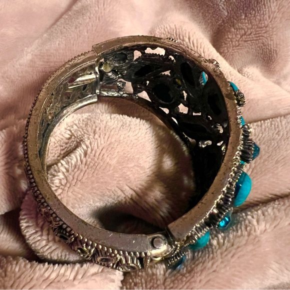 VINTAGE Blue Turquoise Butterfly and Marbled Whimsy Boho Gemstone Bangle Set - Picture 7 of 12